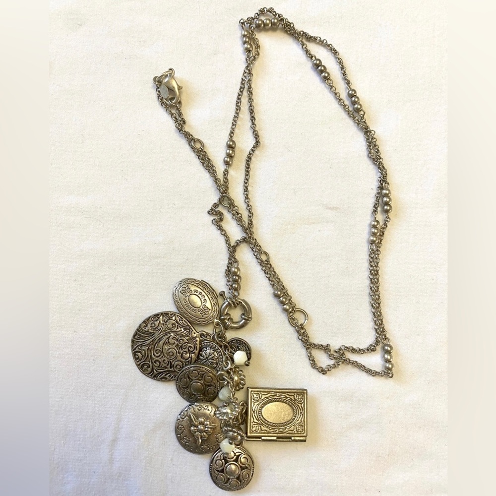 Premier Designs Near And Dear Necklace.